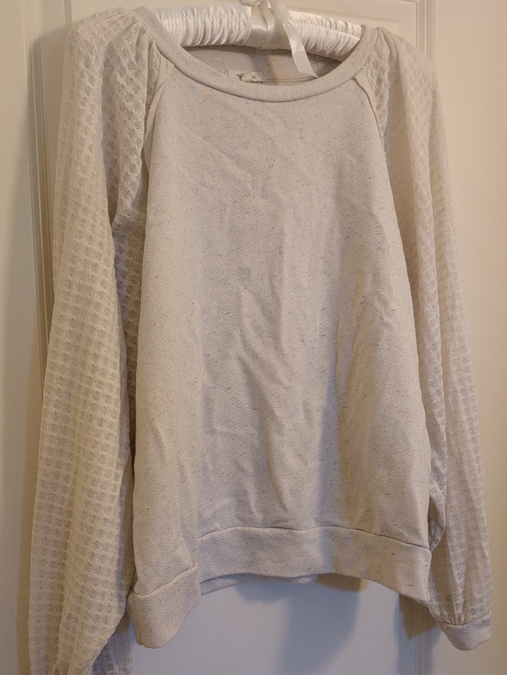 Pleione Light Sweater Heathered Top With Lace Sleeves